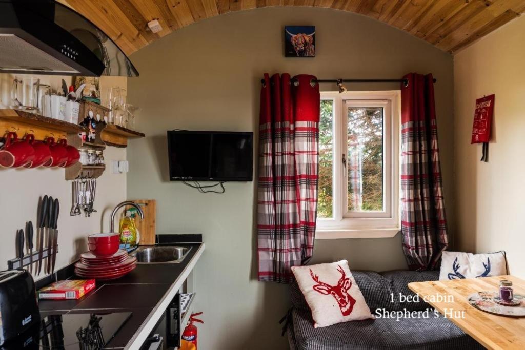 Culbokie Lodges ภายนอก รูปภาพ